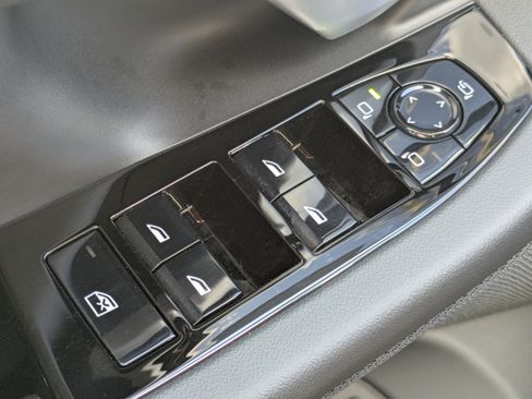 Used 2026 BMW 530i RWD image 23