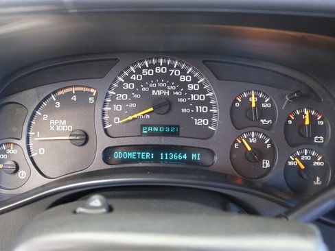 Used 2005 GMC Sierra 2500 SLE w/ Heavy-Duty Power Package AWD/4WD image 80