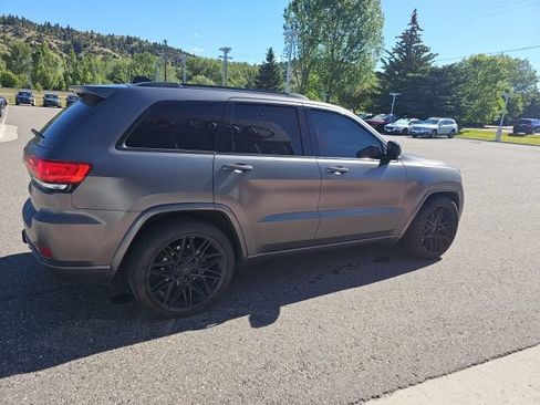 Used 2015 Jeep Grand Cherokee Overland AWD/4WD image 4