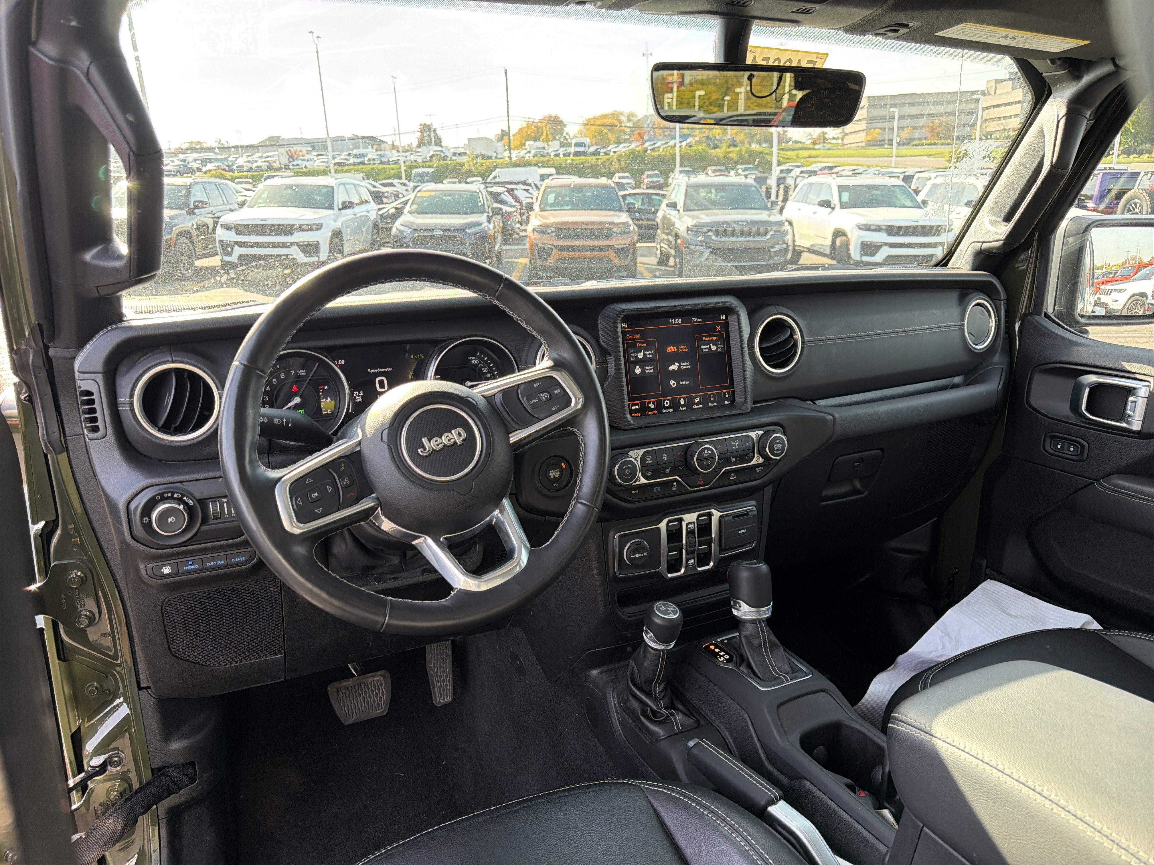 Used 2022 Jeep Wrangler Unlimited Sahara w/ Cold Weather Group AWD/4WD image 20