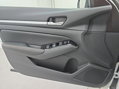 New 2025 Nissan Altima 2.5 SR w/ SR Premium Package image 26