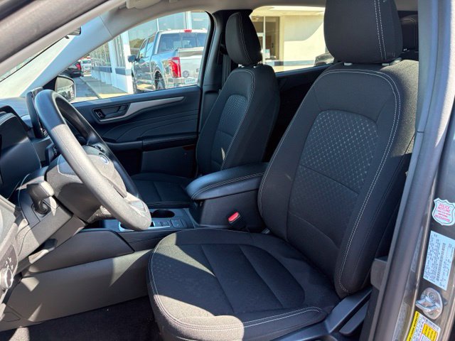 Used 2025 Ford Escape Active AWD/4WD image 14