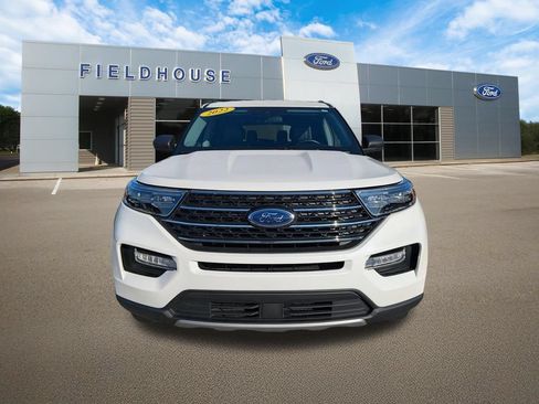 Used 2022 Ford Explorer XLT w/ Equipment Group 202A AWD/4WD image 2