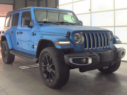 Used 2021 Jeep Wrangler Unlimited Sahara w/ Cold Weather Group AWD/4WD image 2