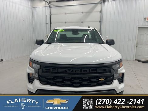 Used 2025 Chevrolet Silverado 1500 W/T image 7
