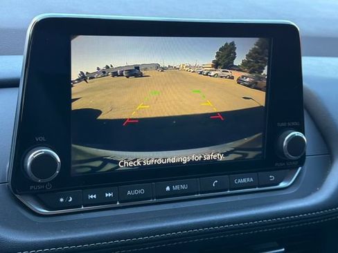 Used 2023 Nissan Rogue SV FWD image 22