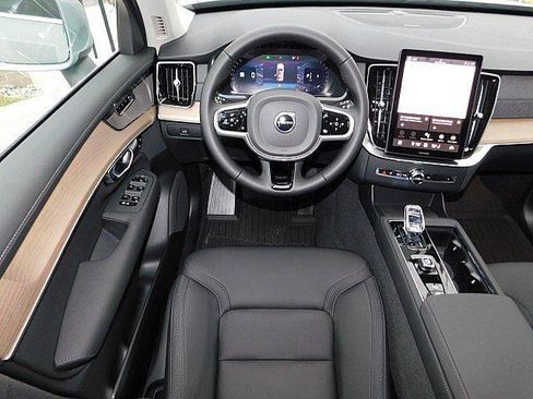 New 2026 Volvo XC90 B6 Plus w/ Protection Package Premier AWD/4WD image 5