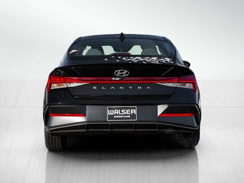 New 2026 Hyundai Elantra SEL Sport Premium FWD image 5
