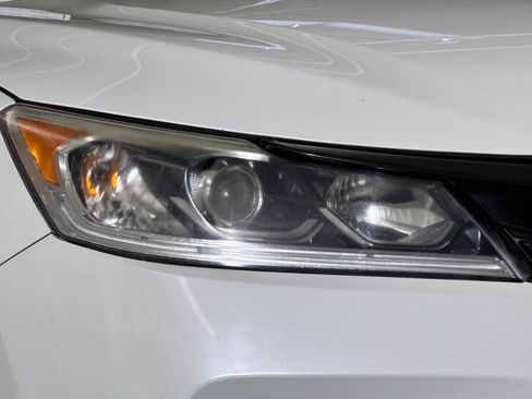Used 2017 Honda Accord Sport image 11