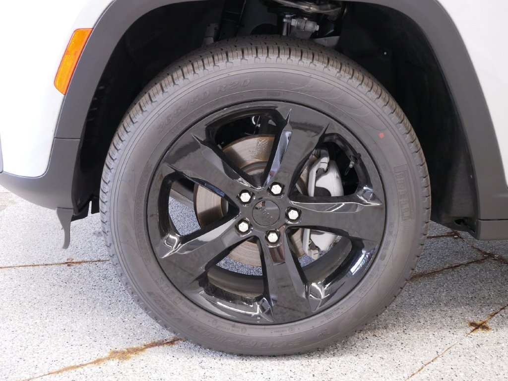 New 2026 Jeep Grand Cherokee Limited w/ Limited Altitude Package AWD/4WD image 11