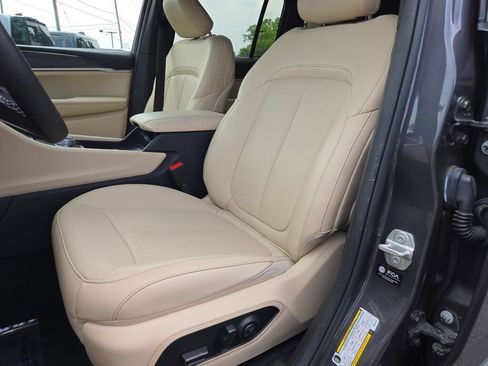 Used 2024 Jeep Grand Cherokee Limited w/ Luxury Tech Group II AWD/4WD image 28