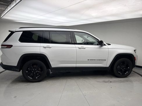 Used 2023 Jeep Grand Cherokee L Laredo image 6
