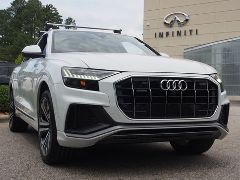 Used 2022 Audi Q8 Premium Plus w/ Premium Plus Package AWD/4WD image 2