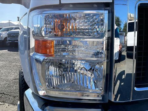 Used 2011 Ford E-350 and Econoline 350 XLT RWD image 31