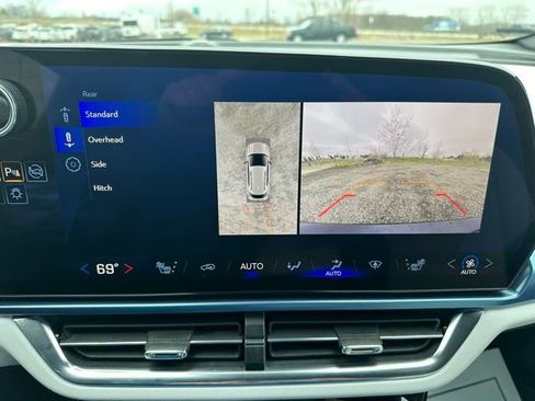 Used 2025 Chevrolet Equinox EV LT FWD image 28