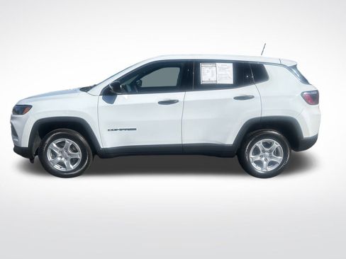 Used 2022 Jeep Compass Sport image 2