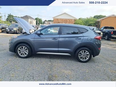 Used 2017 Hyundai Tucson SE w/ SE Popular Package 02