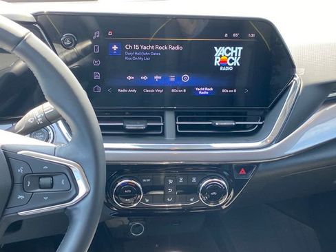 Used 2025 Chevrolet Trax ACTIV w/ Driver Confidence Package FWD image 10