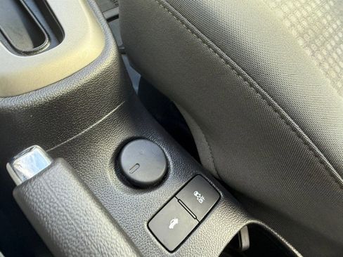 Used 2016 Chevrolet Sonic LS image 29