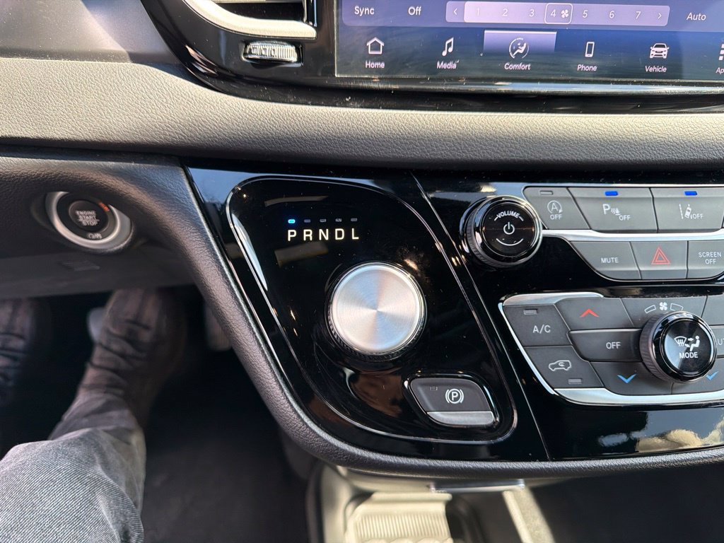 Used 2025 Chrysler Pacifica Select FWD image 27