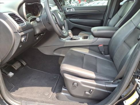 Used 2021 Jeep Grand Cherokee Laredo X AWD/4WD image 13
