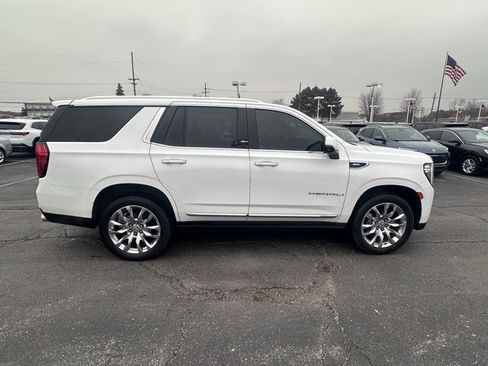 Used 2021 GMC Yukon Denali w/ Denali Premium Package image 6