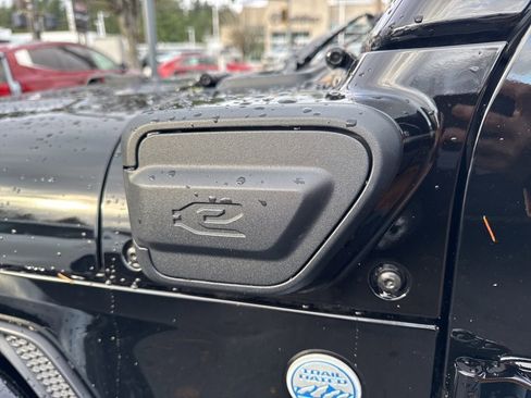 Used 2023 Jeep Wrangler Unlimited Sahara w/ Cold Weather Group image 12