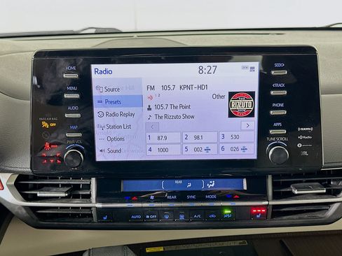 Used 2021 Toyota Sienna XLE w/ XLE Plus Package image 21