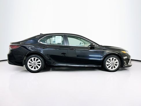Used 2024 Toyota Camry LE image 10