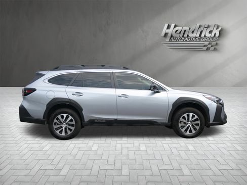 Used 2025 Subaru Outback Premium w/ Popular Package #1A AWD/4WD image 10