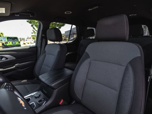 Used 2022 Chevrolet Traverse LT AWD/4WD image 20