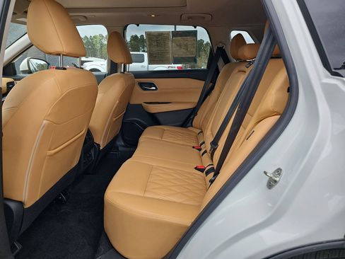 Used 2023 Nissan Rogue Platinum w/ Platinum Premium Package image 15