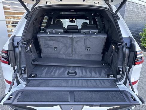 Used 2026 BMW X7 xDrive40i w/ M Sport Package AWD/4WD image 6
