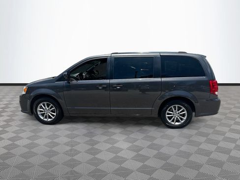 Used 2020 Dodge Grand Caravan SXT FWD image 9