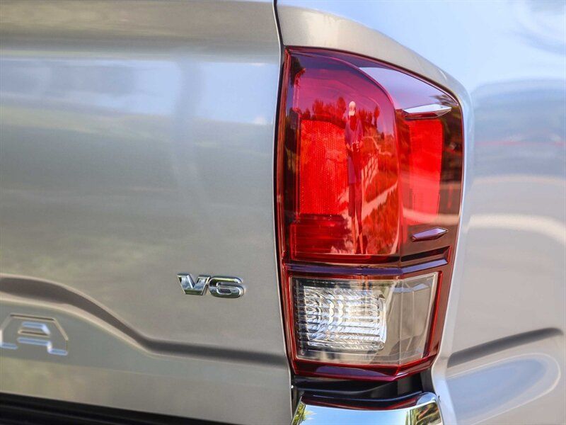 Used 2021 Toyota Tacoma SR5 RWD image 15