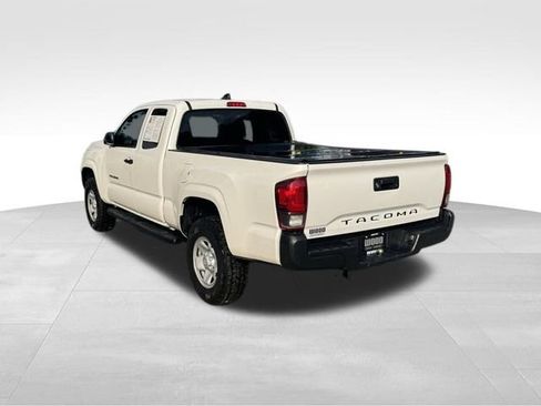 Used 2022 Toyota Tacoma SR image 5