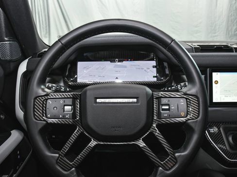 Used 2023 Land Rover Defender 90 X-Dynamic SE AWD/4WD image 32