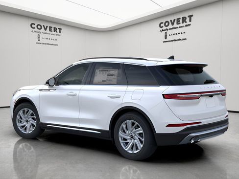 New 2026 Lincoln Corsair Premiere image 4