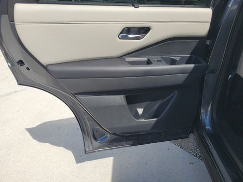 Used 2023 Nissan Pathfinder SL w/ SL Premium Package AWD/4WD image 13