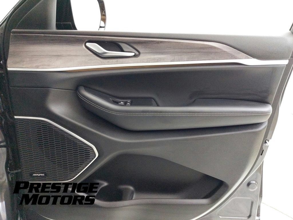Used 2023 Jeep Grand Cherokee 4WD 4xe image 29