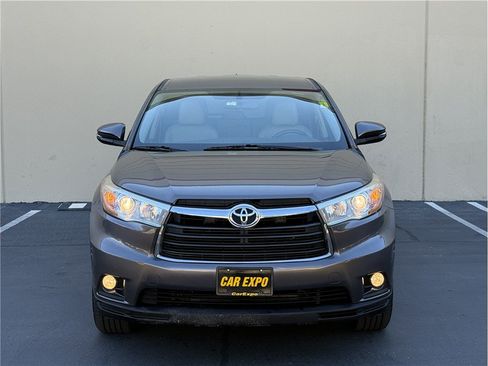 Used 2016 Toyota Highlander Plus AWD/4WD image 2