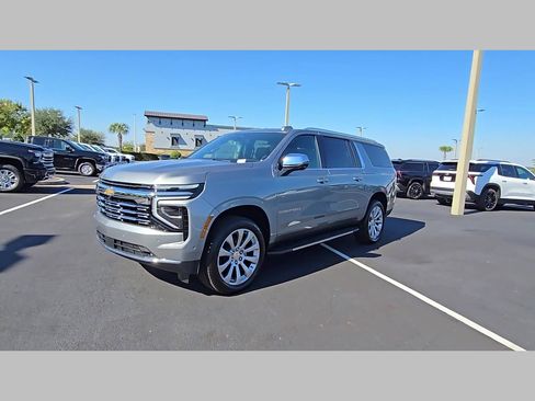 New 2026 Chevrolet Suburban Premier image 29