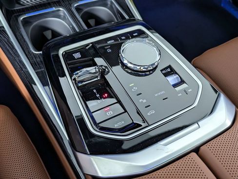 New 2026 BMW 750e xDrive AWD/4WD image 33