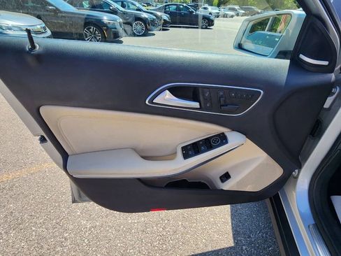 Used 2017 Mercedes-Benz GLA 250 4MATIC image 10