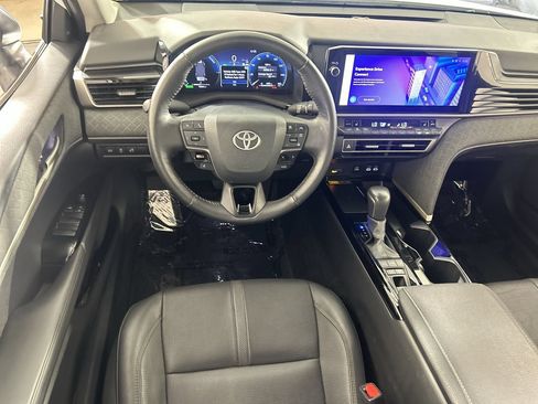 Used 2025 Toyota Camry XLE FWD image 22