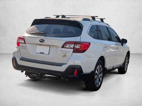 Used 2018 Subaru Outback 3.6R Touring image 5