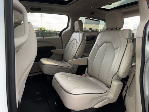 Used 2021 Chrysler Pacifica Limited w/ Premium & Safety Sphere Group AWD/4WD image 24
