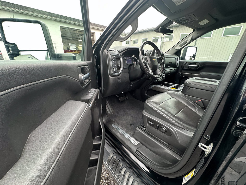 Used 2020 Chevrolet Silverado 2500 LTZ w/ LTZ Premium Package AWD/4WD image 24