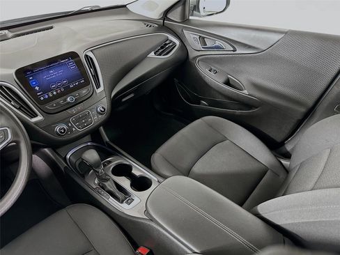Used 2025 Chevrolet Malibu LT image 24