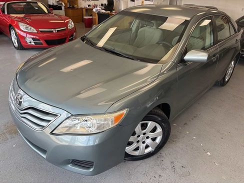 Used 2010 Toyota Camry LE w/ Fleet Convenience Pkg FWD image 6